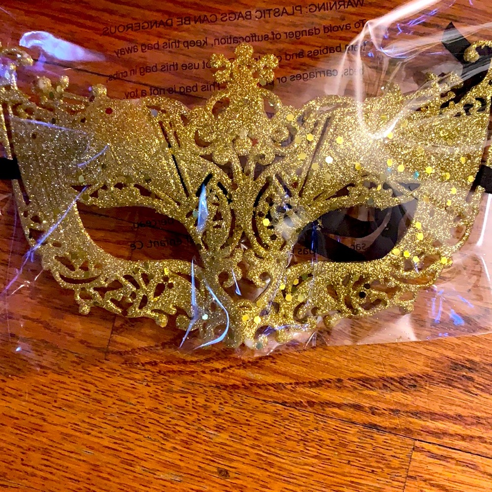 Gold or Black Glitter mask